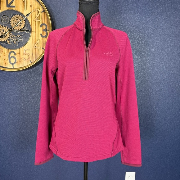 The North Face Magenta Half Zip Pullover, Size Medium - Picture 1 of 9